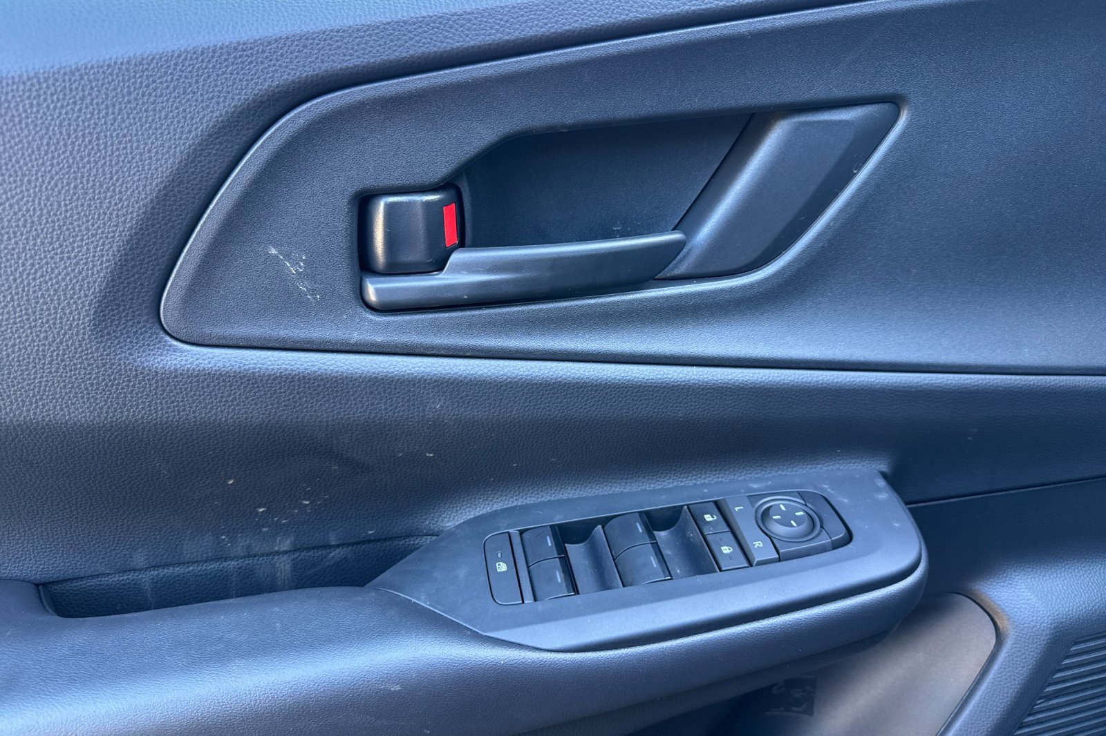 Certified 2025 Toyota Prius SE image 17