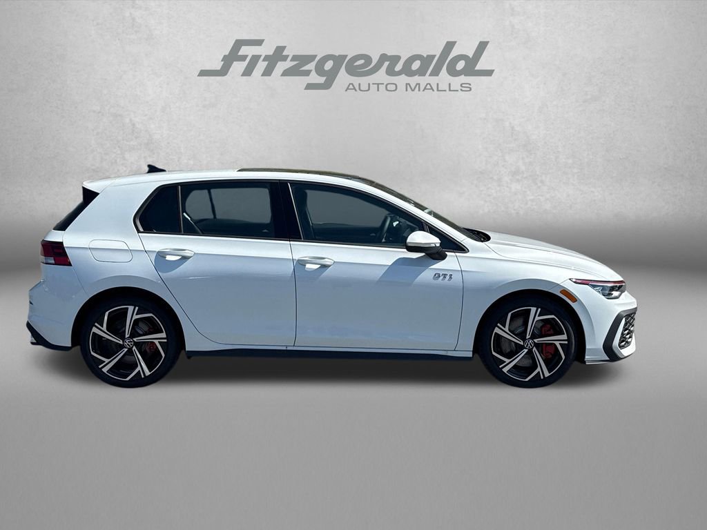 New 2026 Volkswagen GTI SE image 3