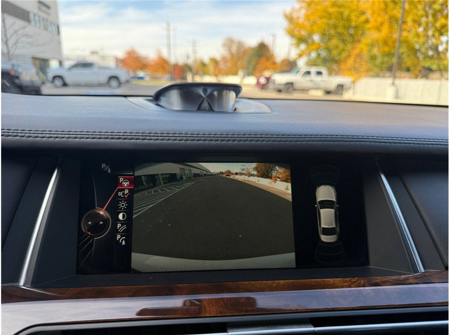 Used 2015 BMW 750Li RWD image 18