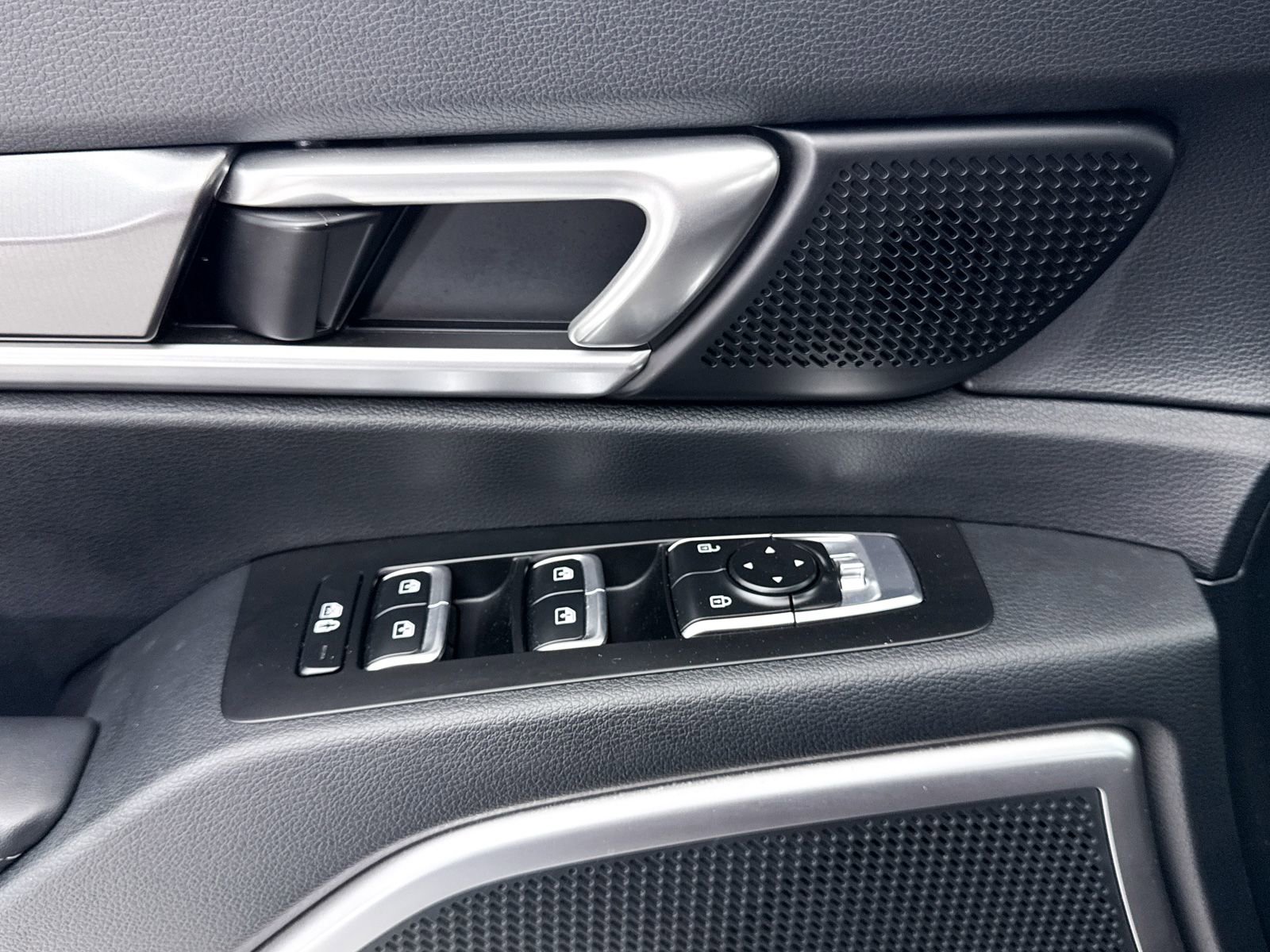 Certified 2025 Kia Telluride S image 31