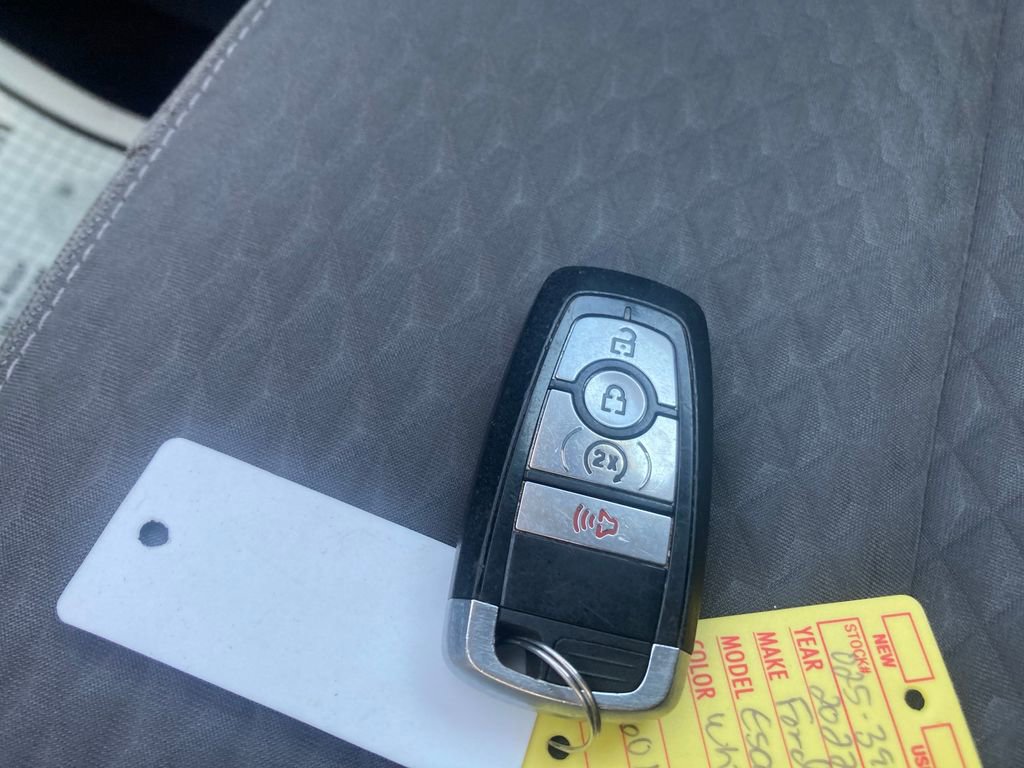 Used 2022 Ford Escape SE w/ Cold Weather Package image 39