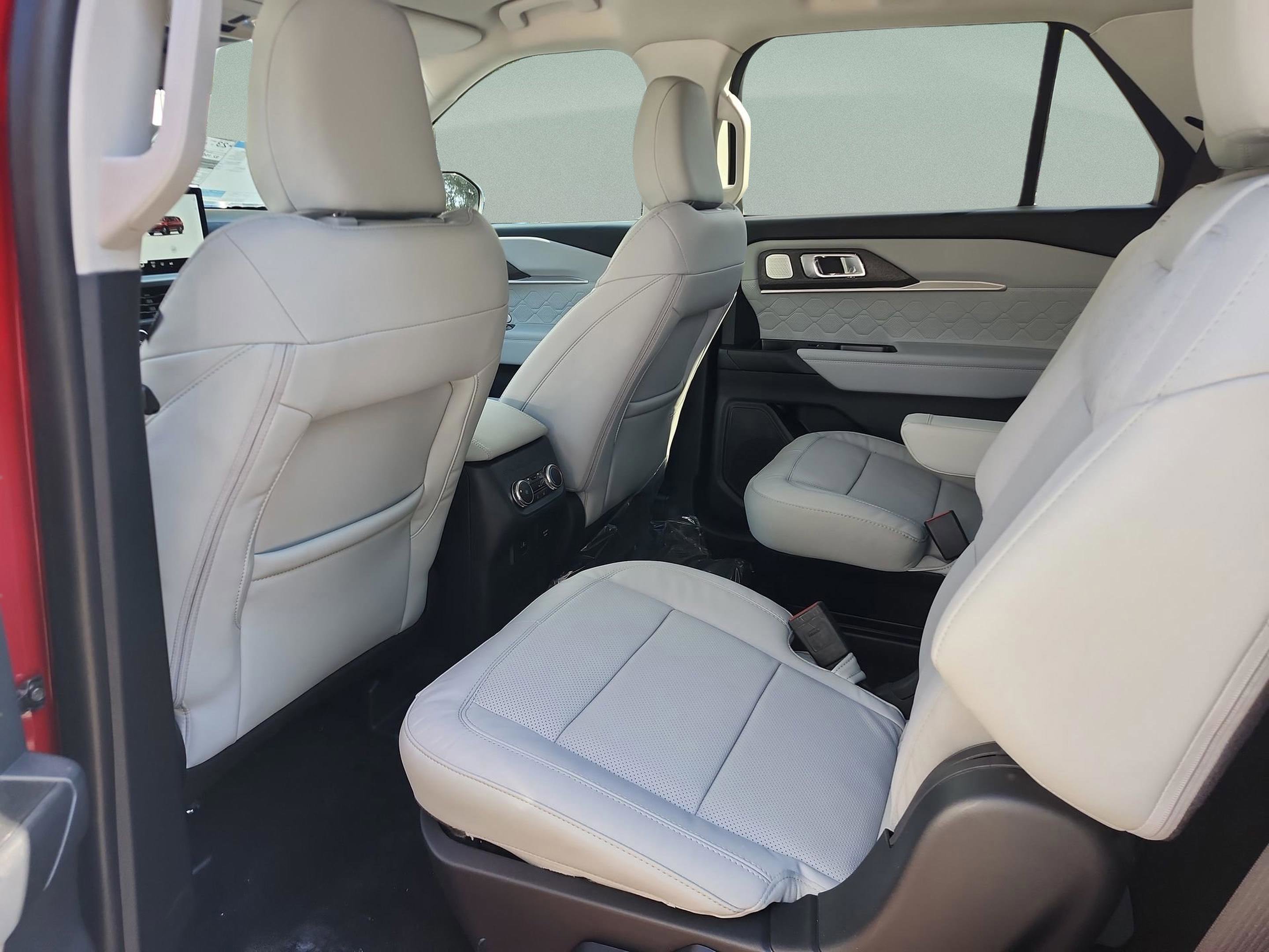 New 2026 Ford Explorer Platinum w/ LUX Leather Package image 16