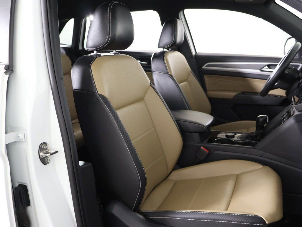 Used 2022 Volkswagen Atlas Cross Sport SE image 31