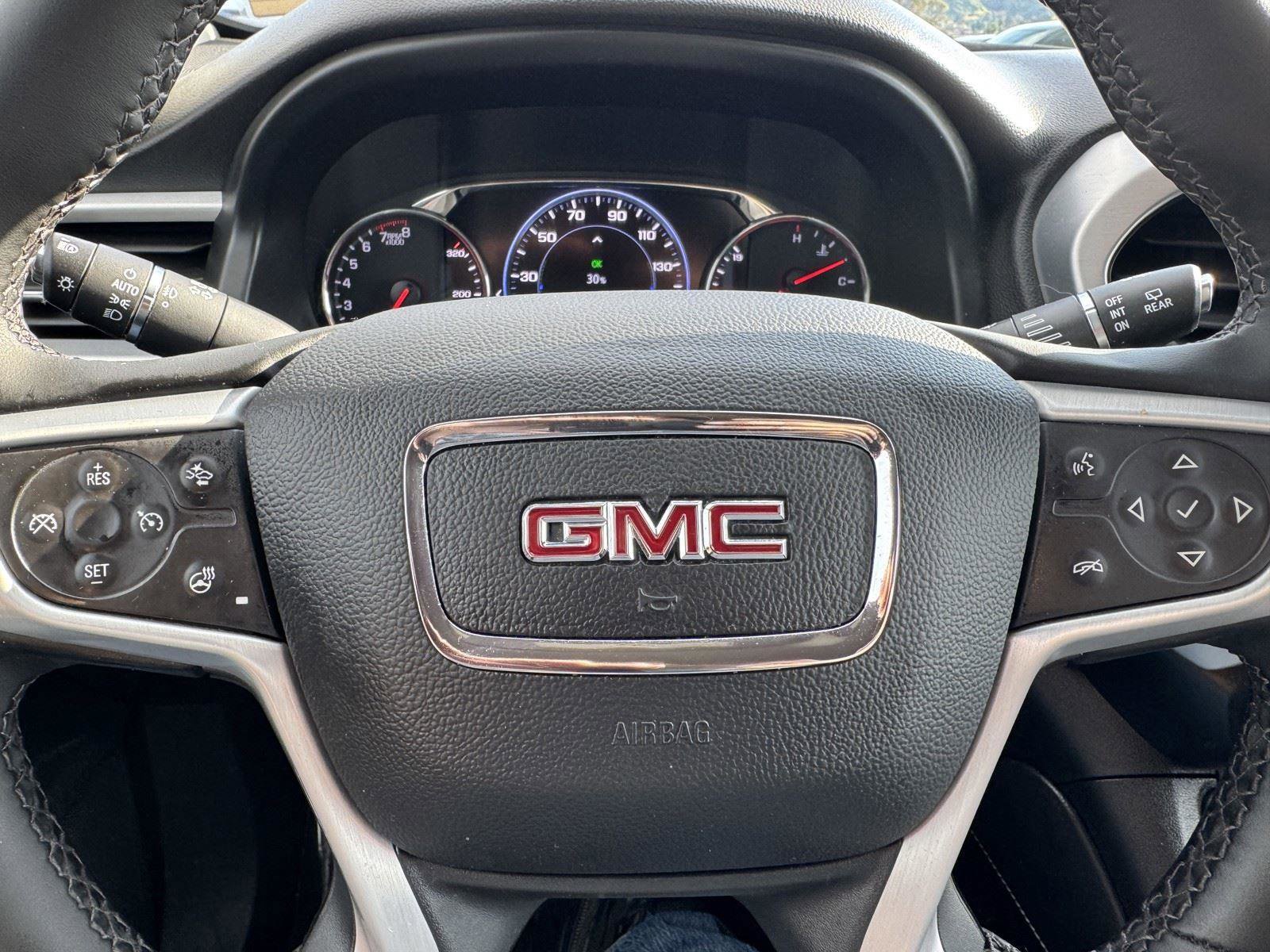 Used 2023 GMC Acadia SLT w/ Elevation Edition image 25