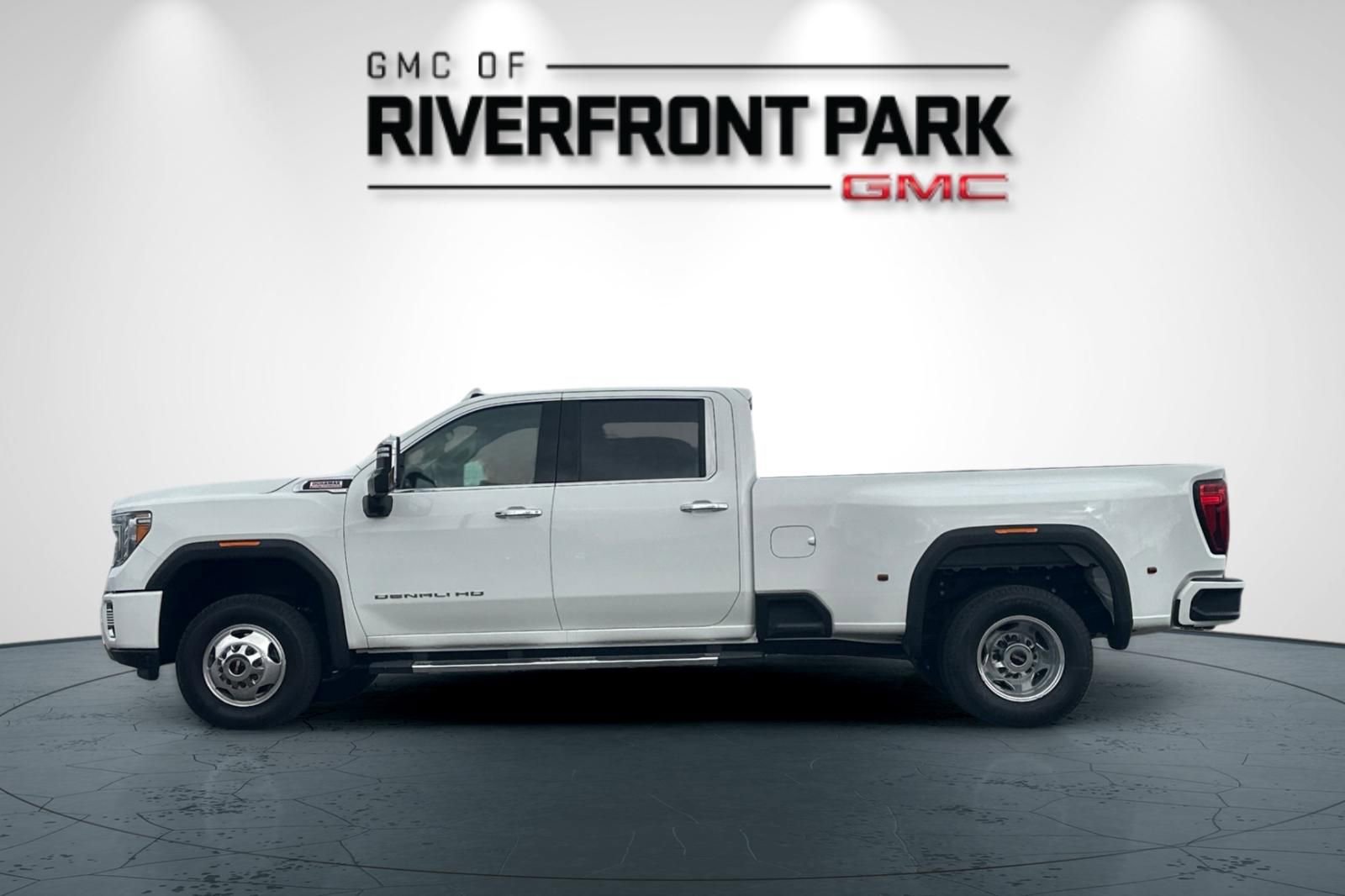 Used 2022 GMC Sierra 3500 Denali image 6