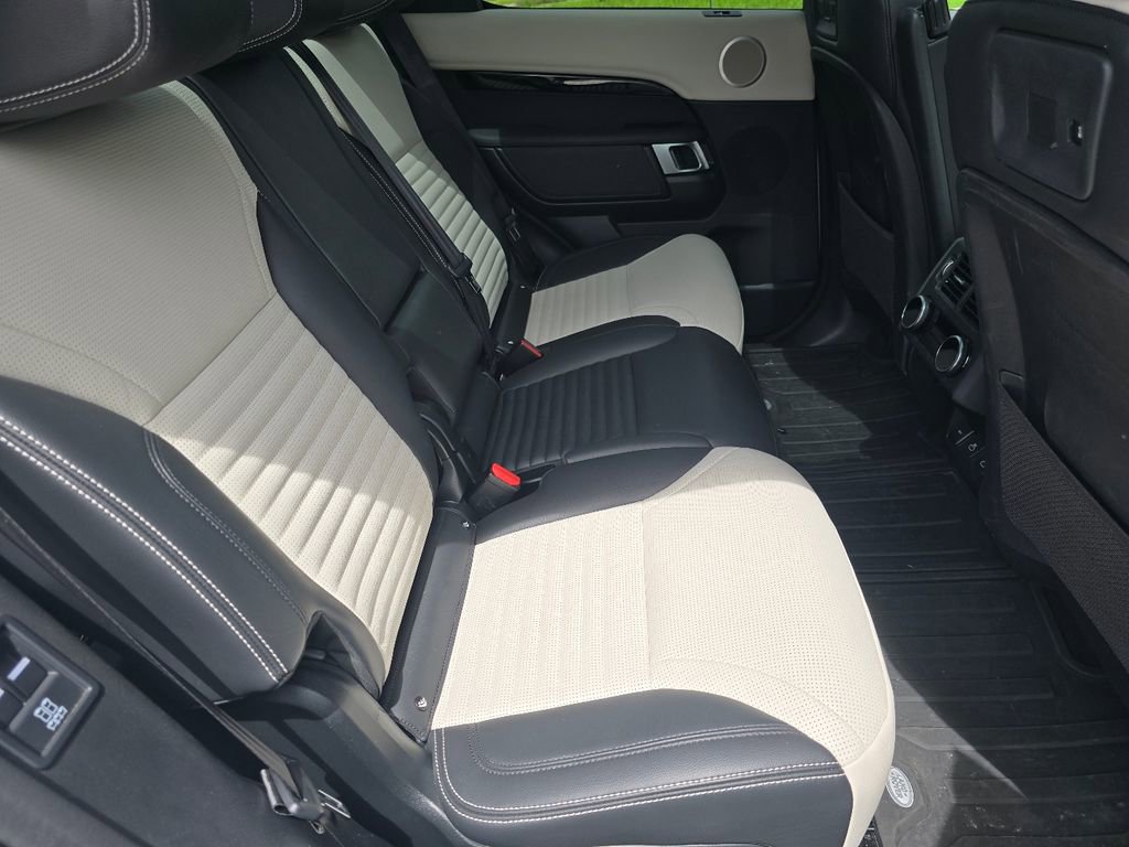 Used 2023 Land Rover Discovery S R-Dynamic AWD/4WD image 19