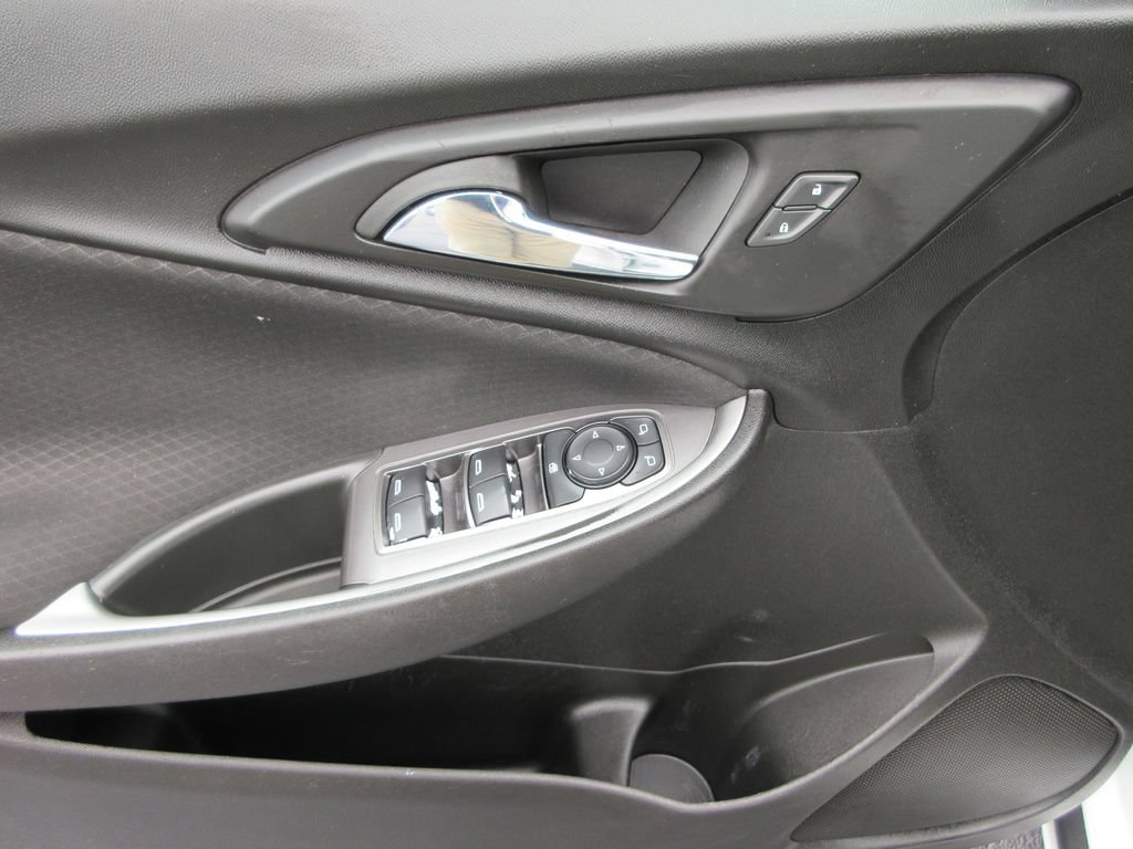 Used 2023 Chevrolet Malibu LS FWD image 19
