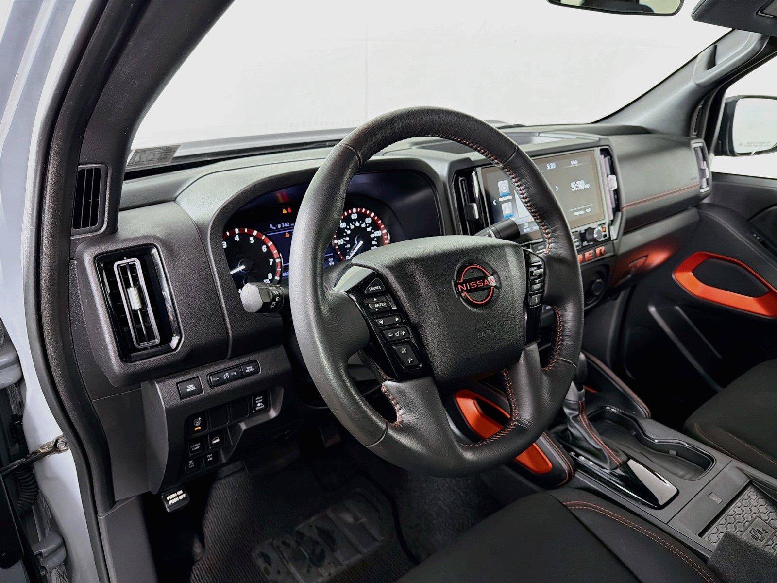 Used 2025 Nissan Frontier PRO-4X w/ Pro Convenience Package AWD/4WD image 16