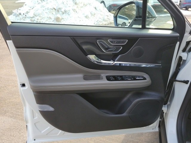 Certified 2024 Lincoln Corsair Reserve w/ Equipment Group 201A image 18