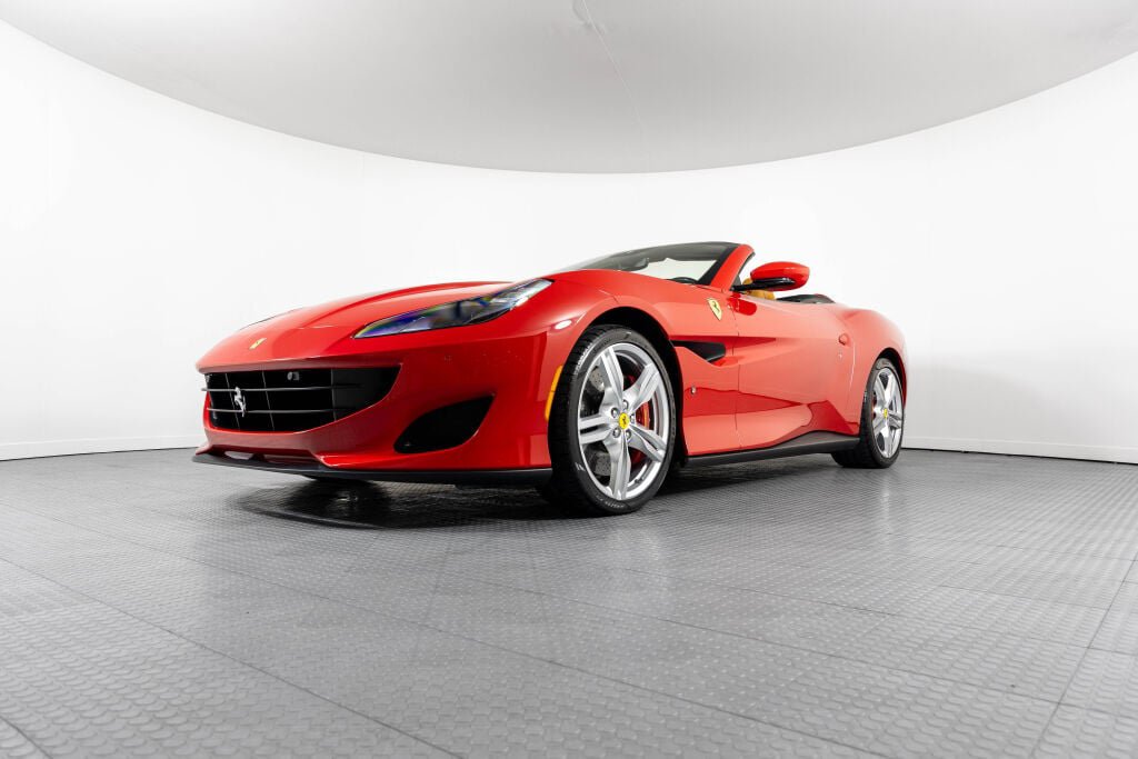 Certified 2020 Ferrari Portofino RWD image 21
