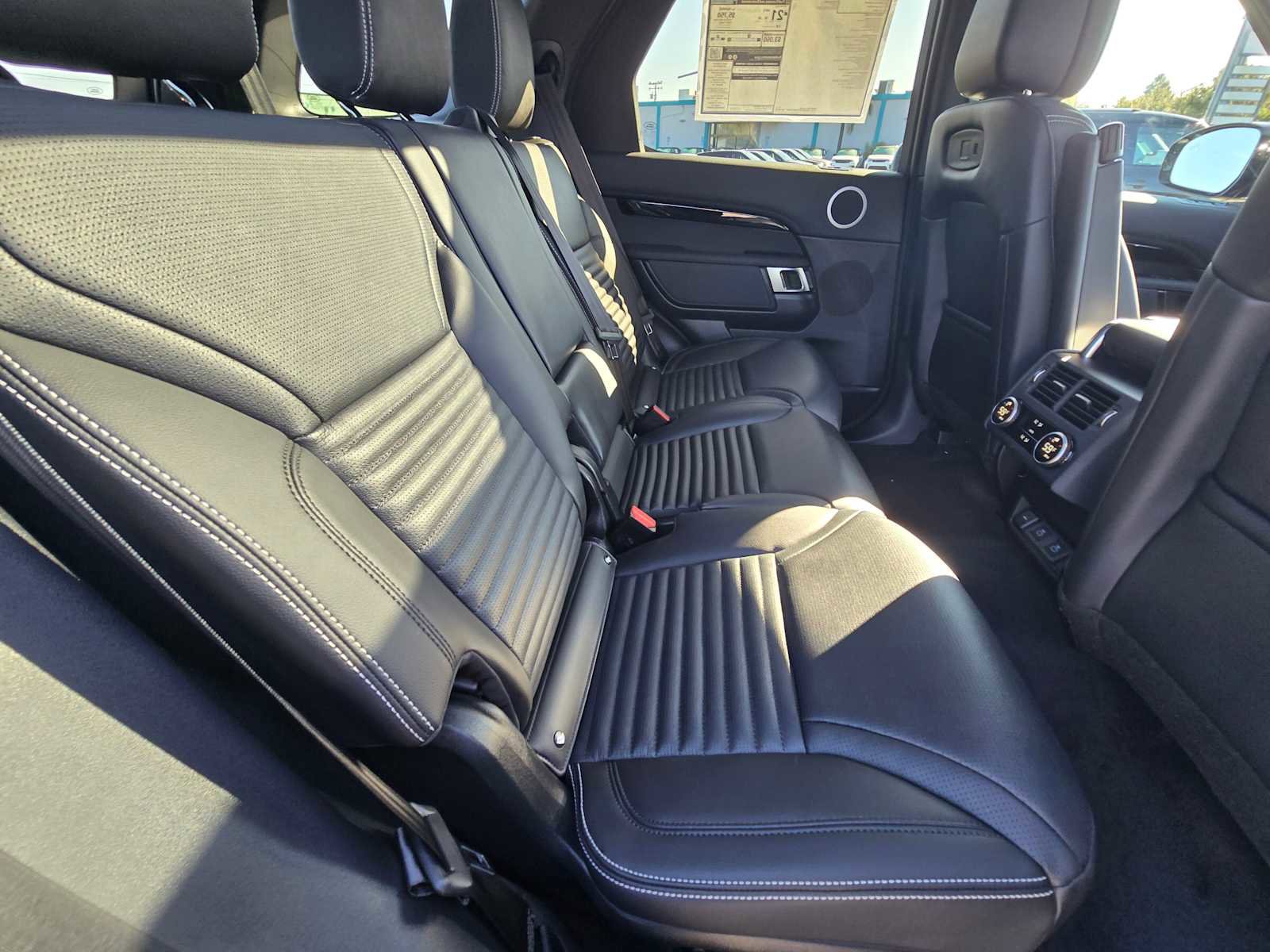 New 2025 Land Rover Discovery S image 14