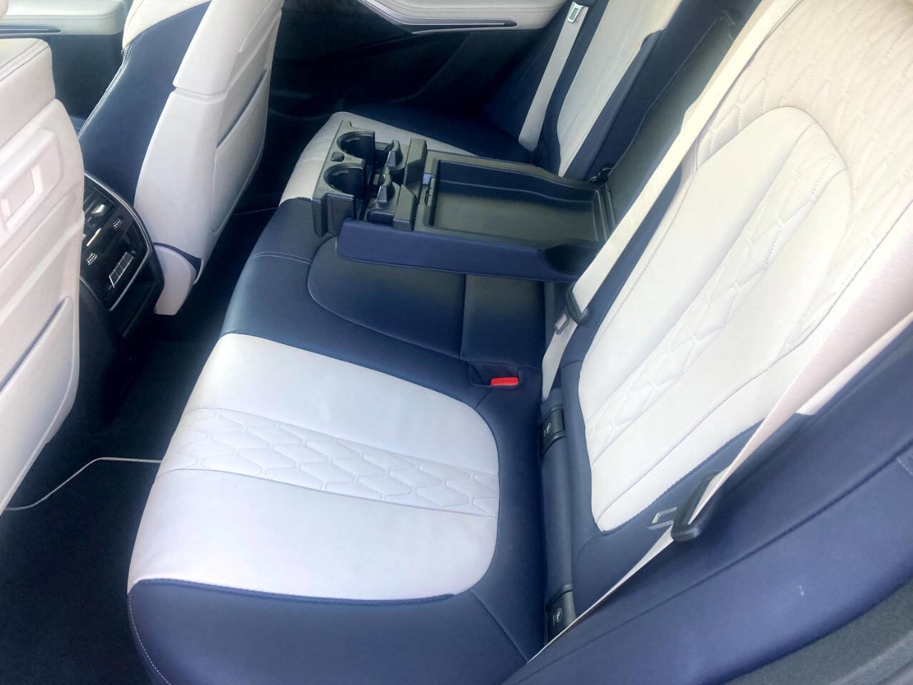 Used 2022 BMW X5 xDrive40i w/ M Sport Package image 10