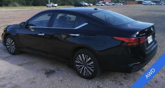Used 2025 Nissan Altima 2.5 SV AWD/4WD image 2