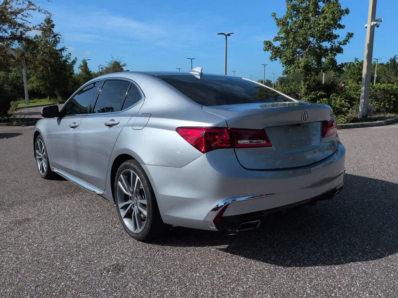 Used 2019 Acura TLX w/ Technology Package FWD image 4