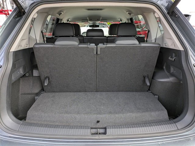 Used 2024 Volkswagen Tiguan SE image 13