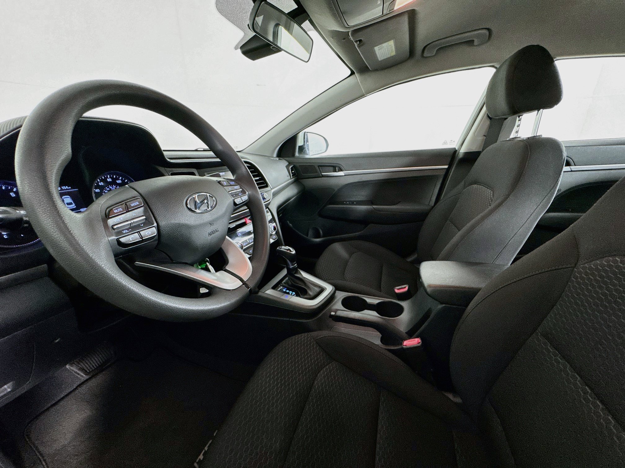 Used 2020 Hyundai Elantra SE w/ Cargo Package (C1) FWD image 19