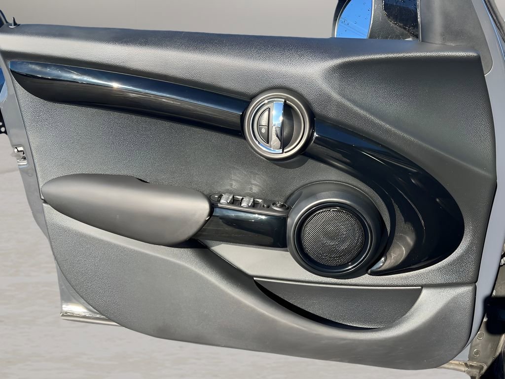 Used 2019 MINI Cooper S image 26