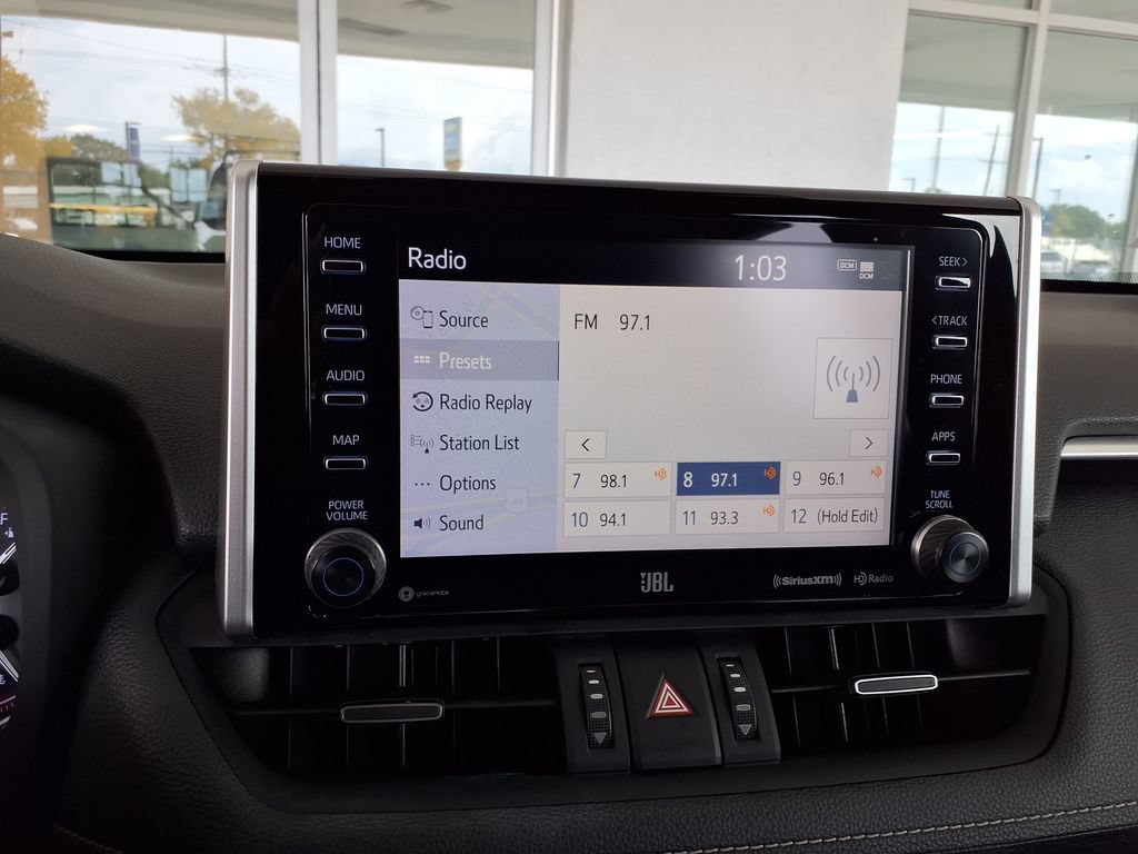 Used 2020 Toyota RAV4 Limited FWD image 27