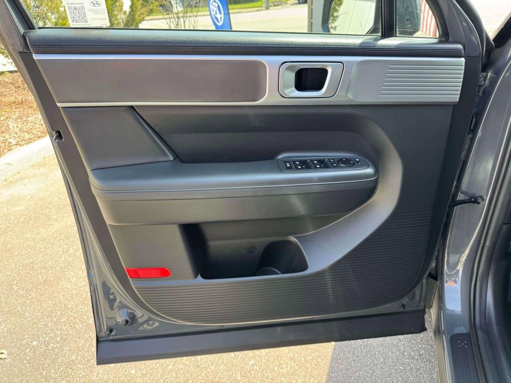 Used 2025 Hyundai Santa Fe SEL image 14