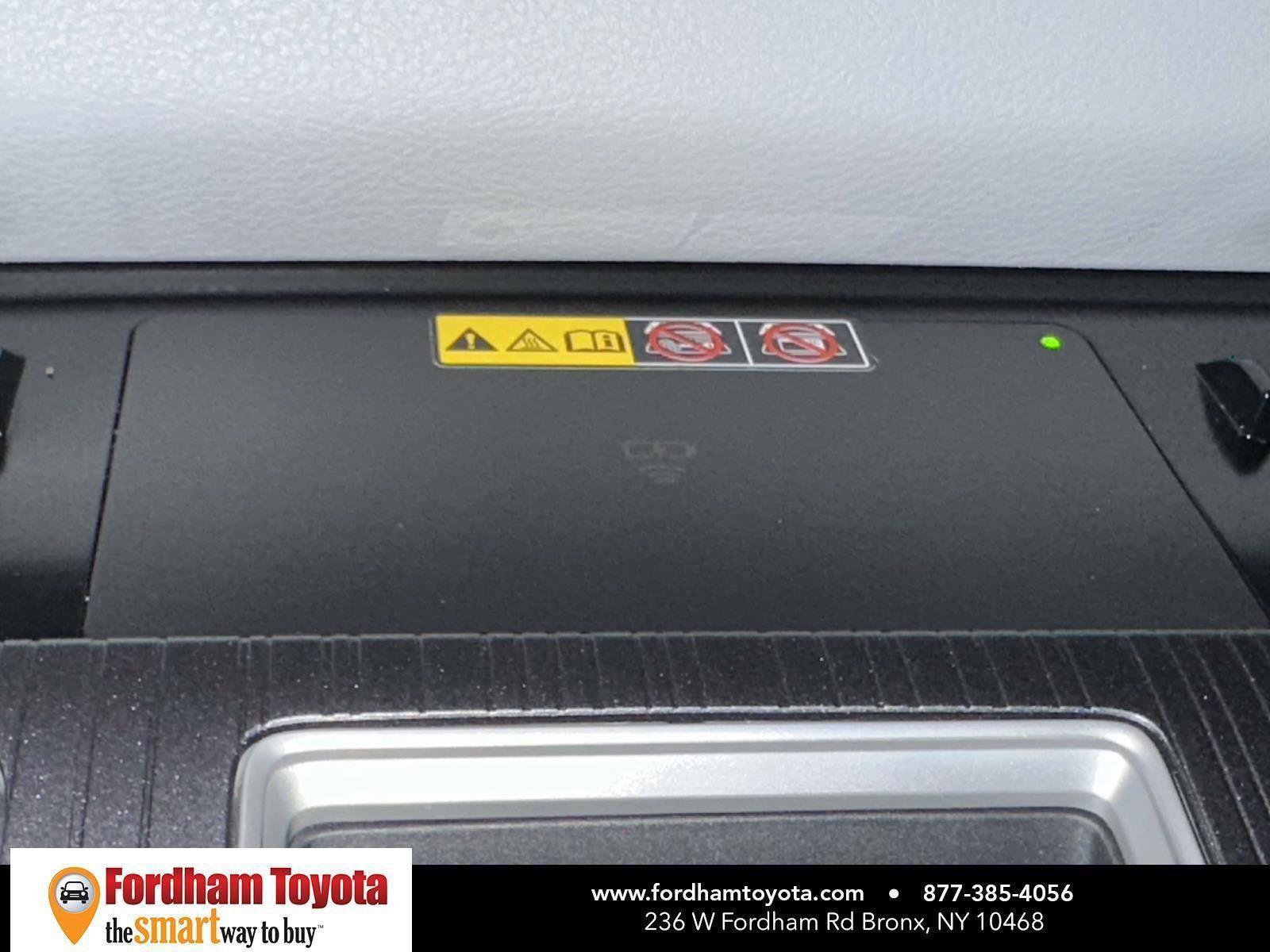 Used 2026 Toyota Sienna LE image 20