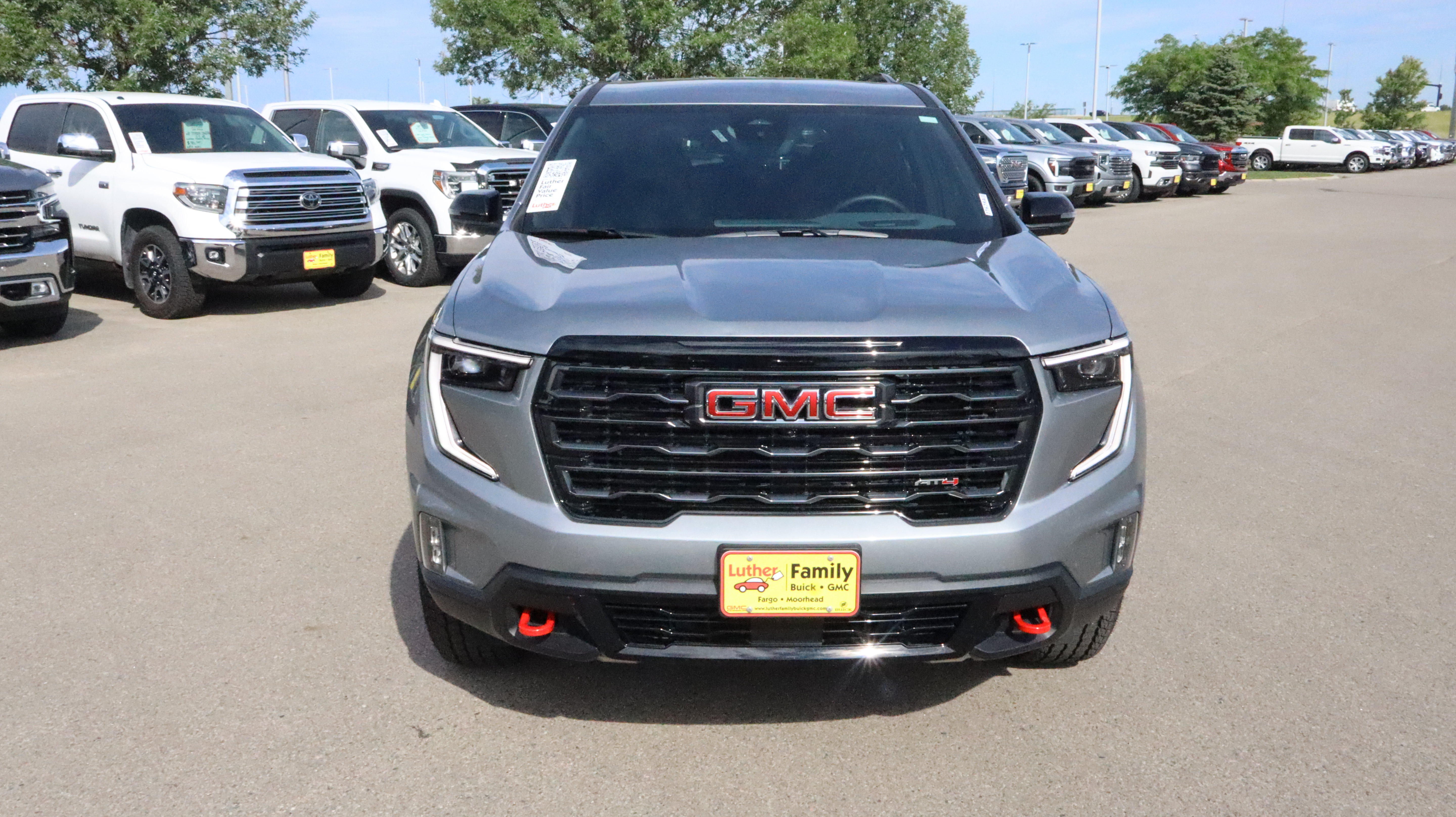 Used 2026 GMC Acadia AT4 w/ LPO, Floor Liner Package AWD/4WD image 2