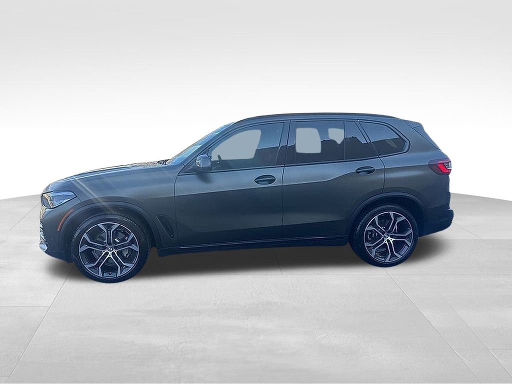 Used 2022 BMW X5 xDrive40i w/ Premium Package image 4