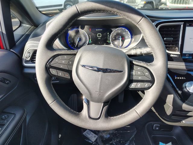 New 2026 Chrysler Pacifica Select w/ S Appearance Package image 16