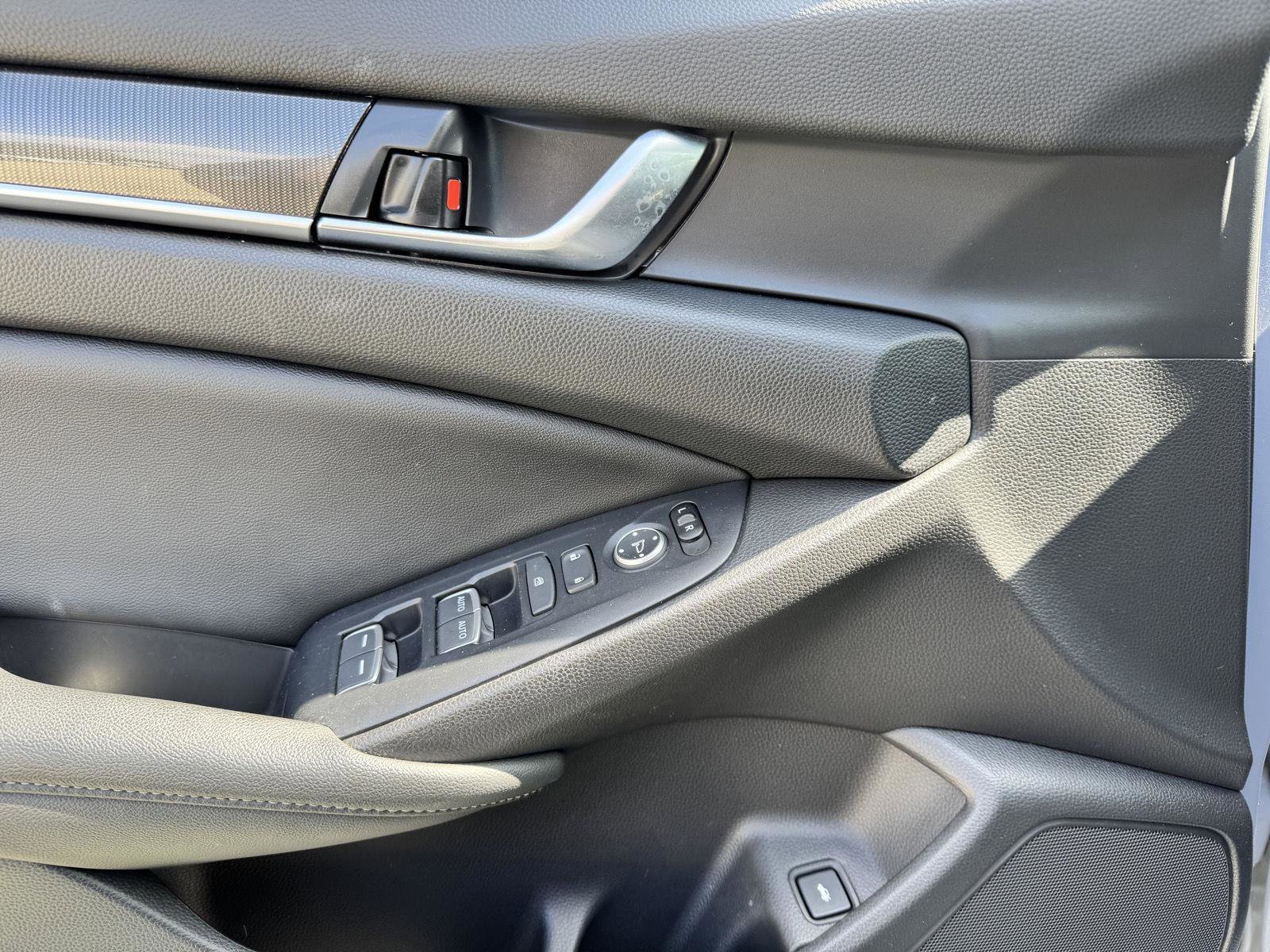 Used 2021 Honda Accord Sport image 6