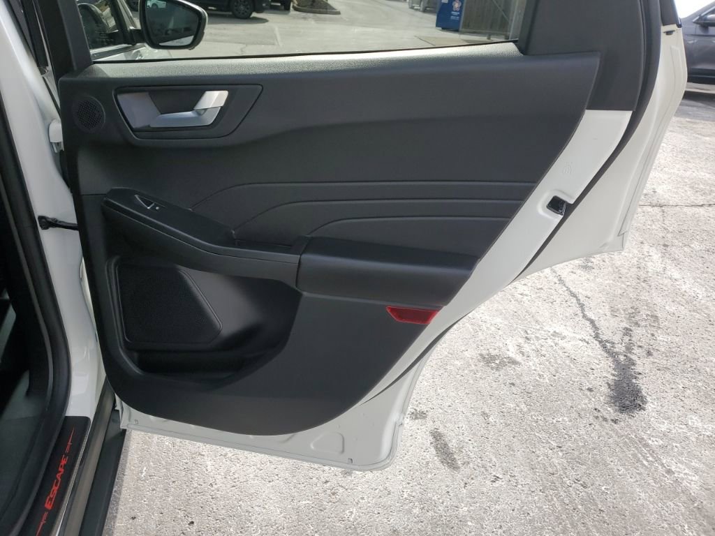 Used 2024 Ford Escape ST-Line Select w/ Tech Pack #2 image 31