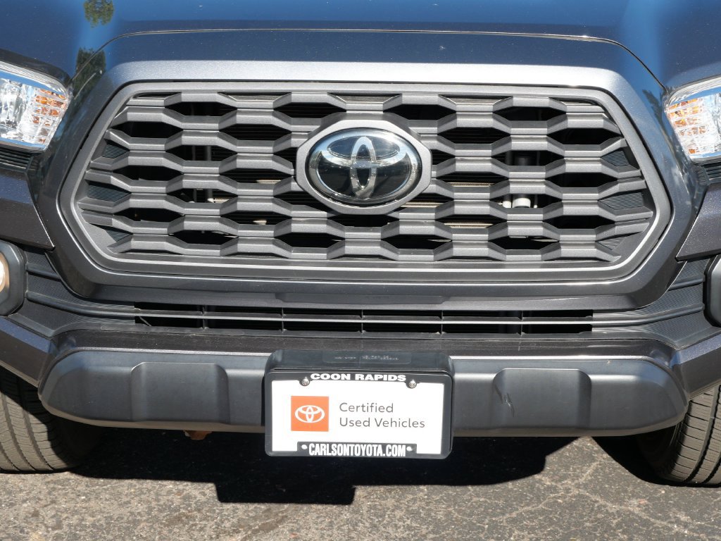 Certified 2021 Toyota Tacoma TRD Off-Road AWD/4WD image 9