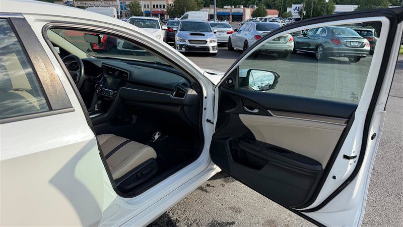 Used 2020 Honda Civic Touring image 32