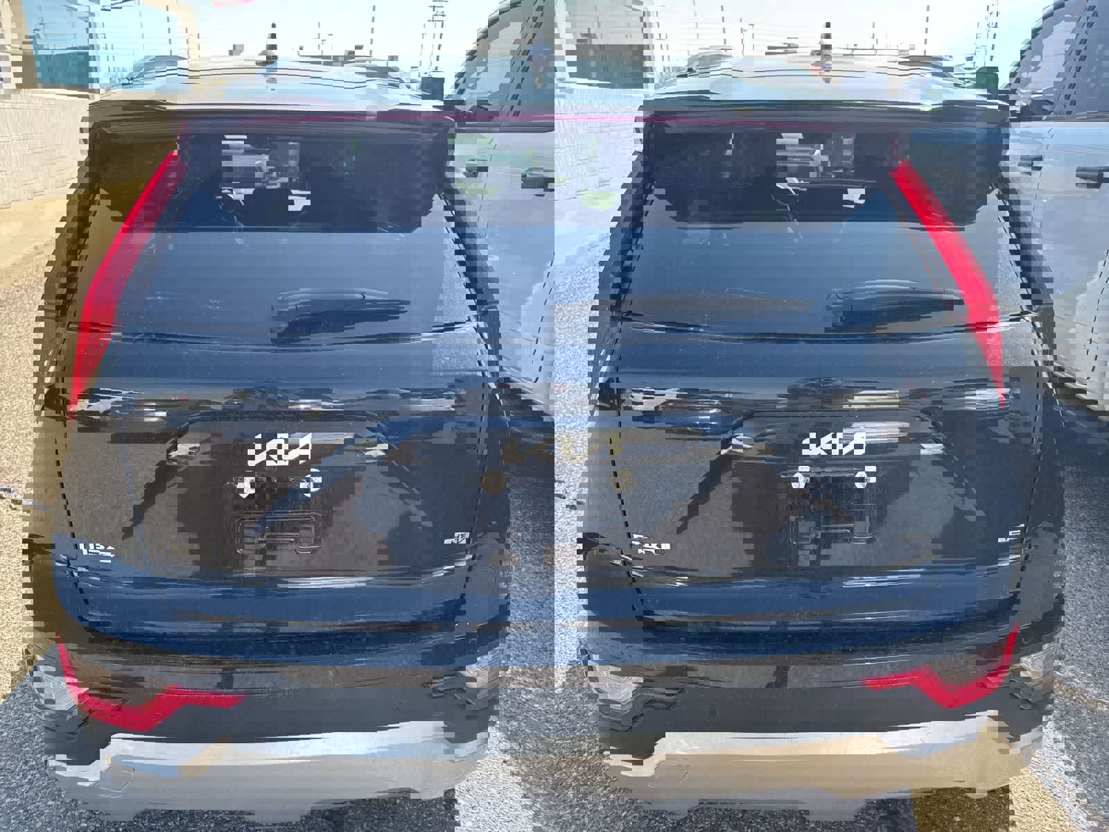 Used 2023 Kia Niro EX image 28