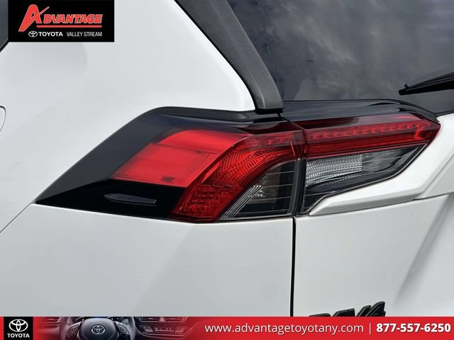 Certified 2020 Toyota RAV4 XLE Premium AWD/4WD image 13
