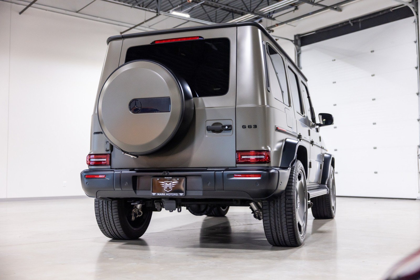 Used 2025 Mercedes-Benz G 63 AMG 4MATIC w/ Night Package Magno image 4