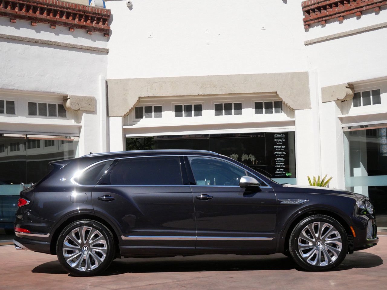 Used 2025 Bentley Bentayga Extended Wheelbase AWD/4WD image 5