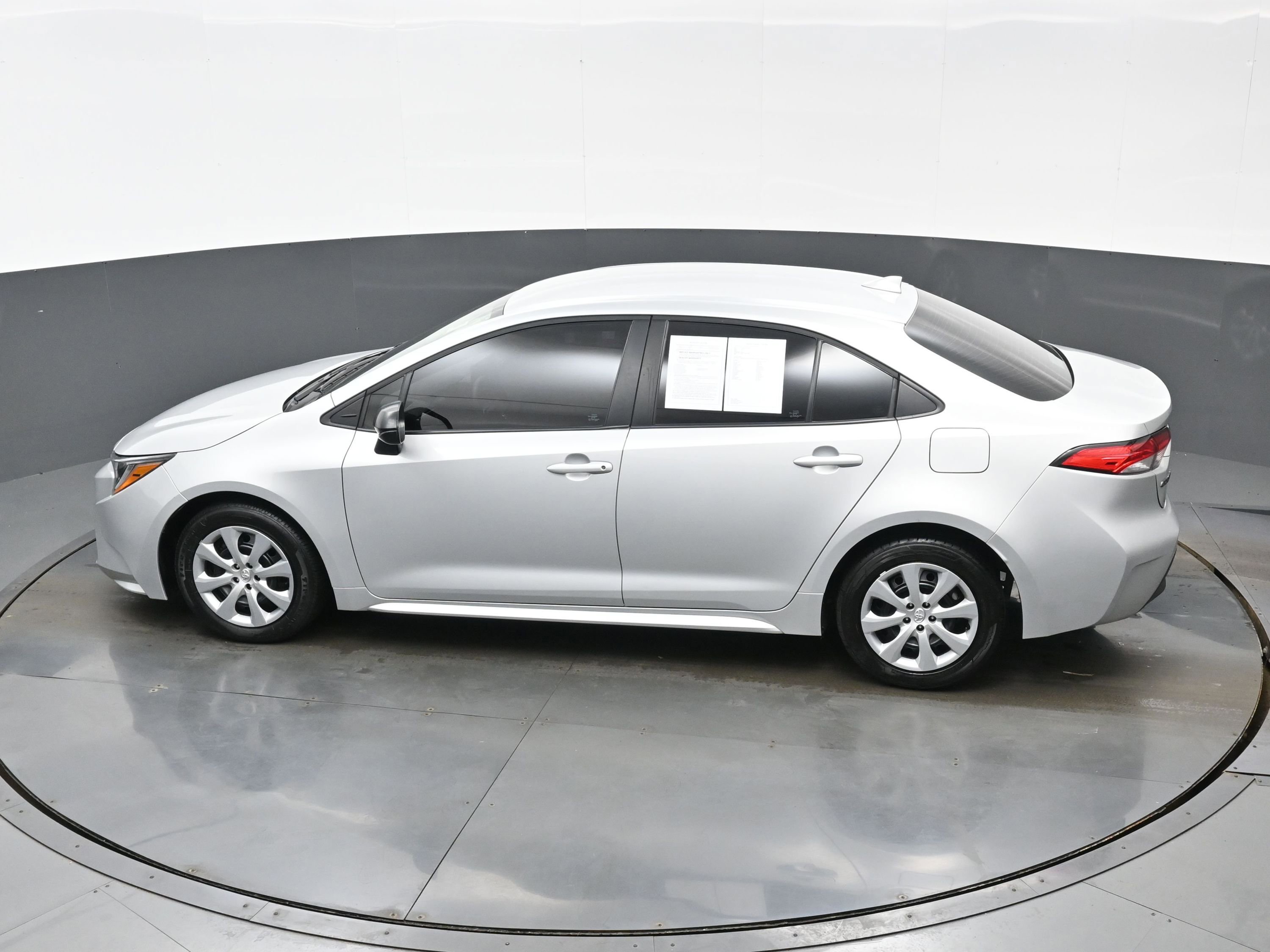 Used 2023 Toyota Corolla LE image 34