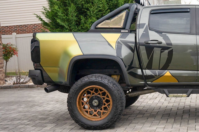 Used 2017 Chevrolet Colorado ZR2 w/ LPO, Premium Interior Package image 10