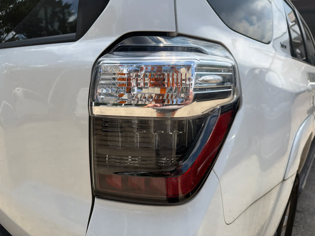 Used 2019 Toyota 4Runner SR5 Premium RWD image 7
