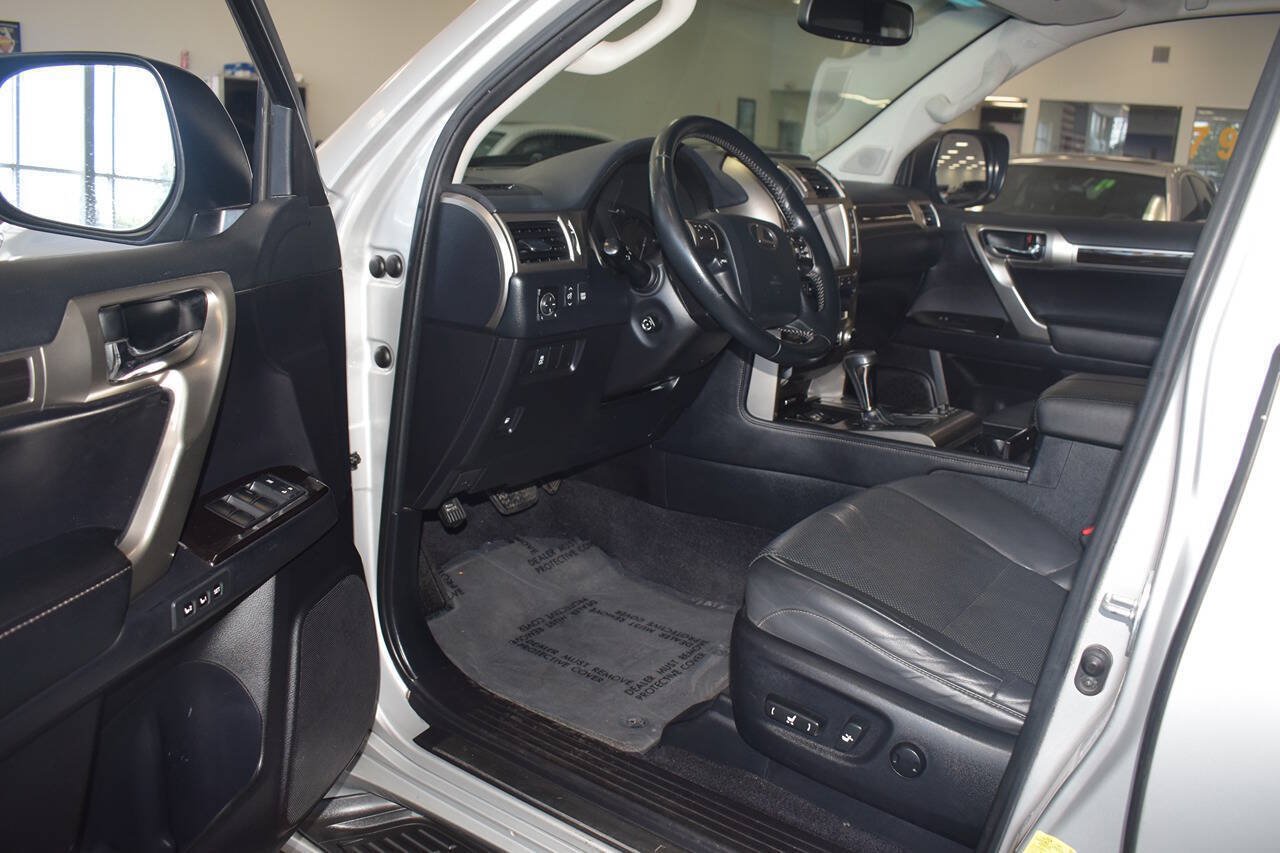 Used 2014 Lexus GX 460 AWD/4WD image 25