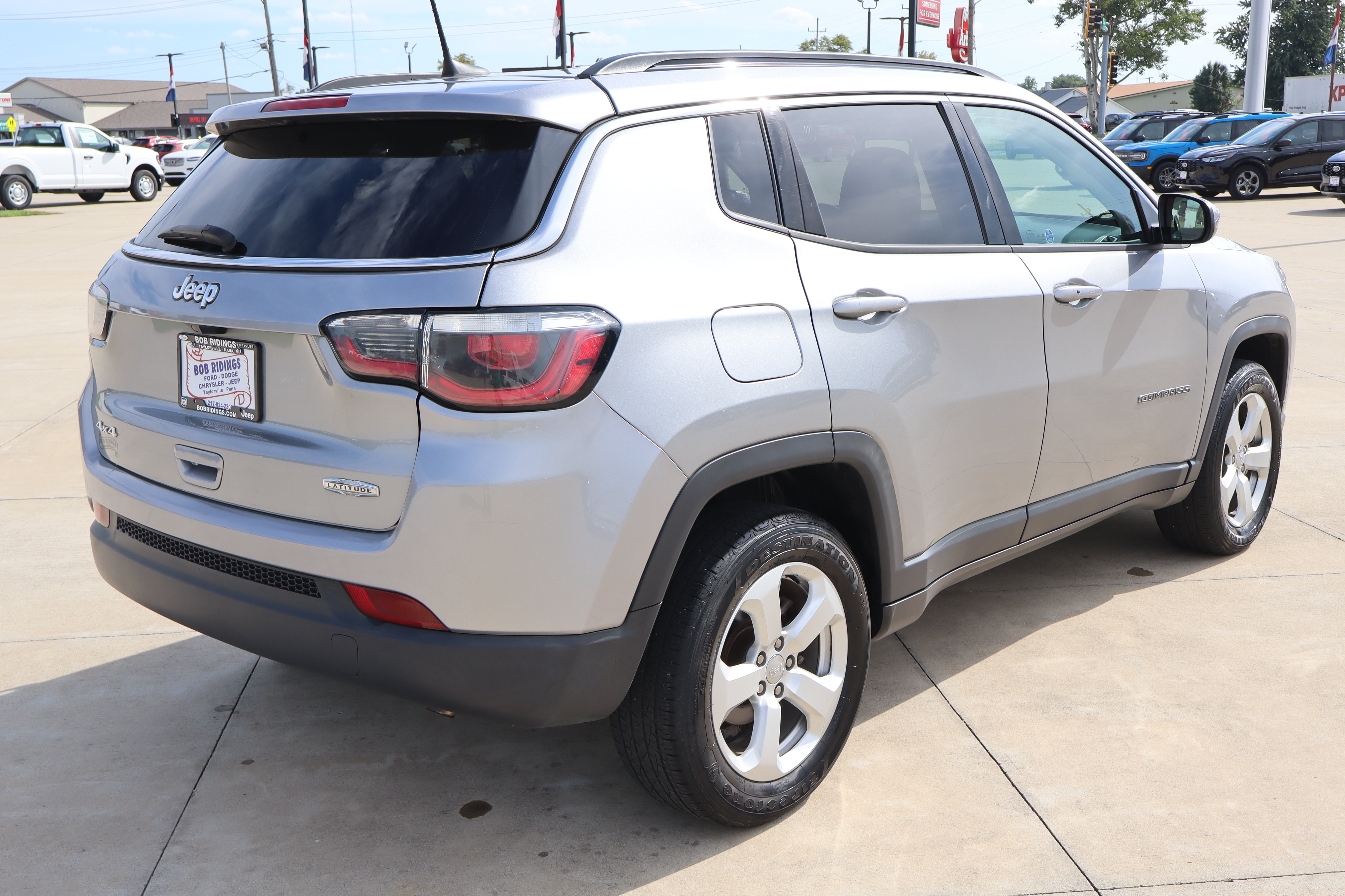 Used 2020 Jeep Compass Latitude w/ Cold Weather Group AWD/4WD image 5