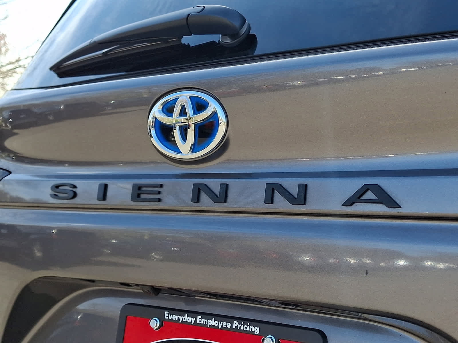 Used 2023 Toyota Sienna XLE AWD/4WD image 33