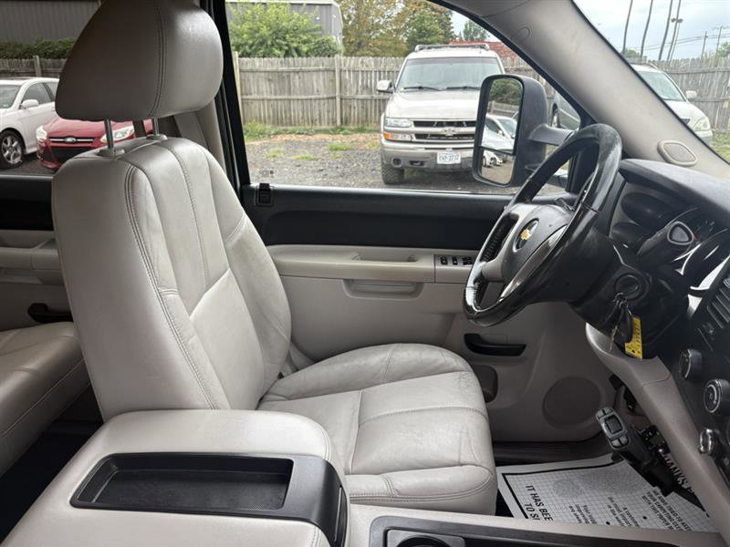 Used 2011 Chevrolet Silverado 3500 LT w/ Snow Plow Prep Package image 21