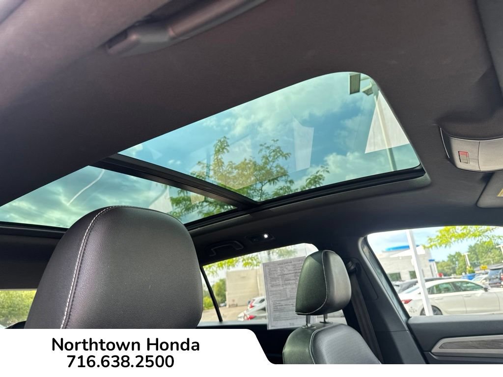 Used 2020 Volkswagen Atlas Cross Sport SE w/ Panoramic Sunroof Package AWD/4WD image 18