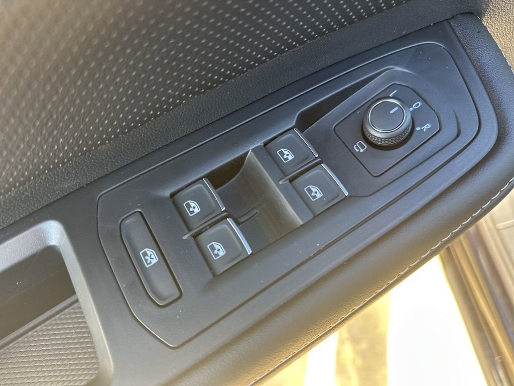 New 2026 Volkswagen Atlas Cross Sport SEL Premium R-Line image 11