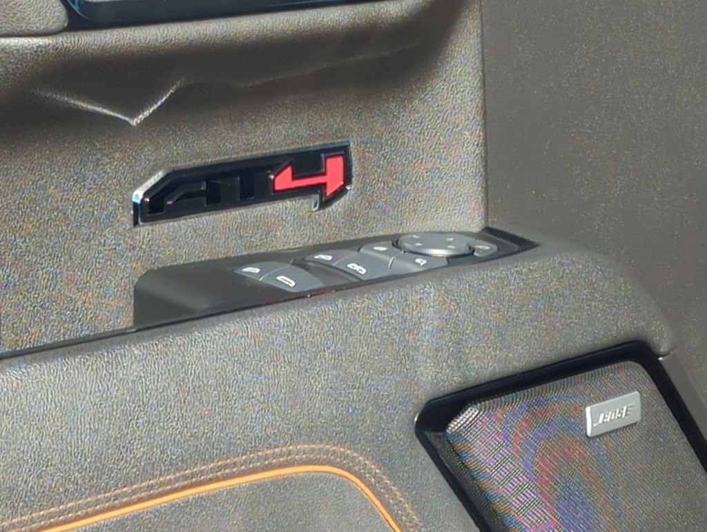 Used 2025 GMC Sierra 1500 AT4 image 23