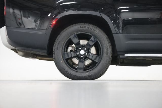 Used 2023 Land Rover Defender 130 SE AWD/4WD image 21