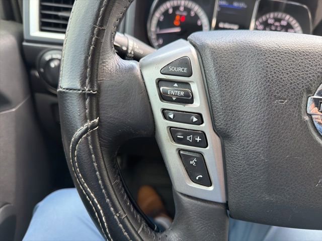 Used 2019 Nissan Titan SV w/ SV Convenience Package image 16
