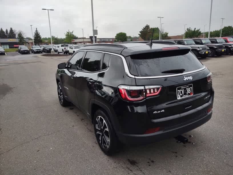 Used 2024 Jeep Compass Limited w/ Sun and Sound Group AWD/4WD image 4