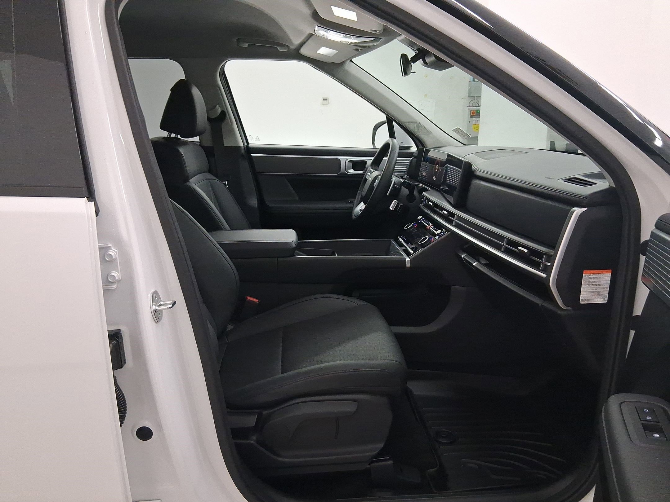 Used 2025 Hyundai Santa Fe SEL image 30