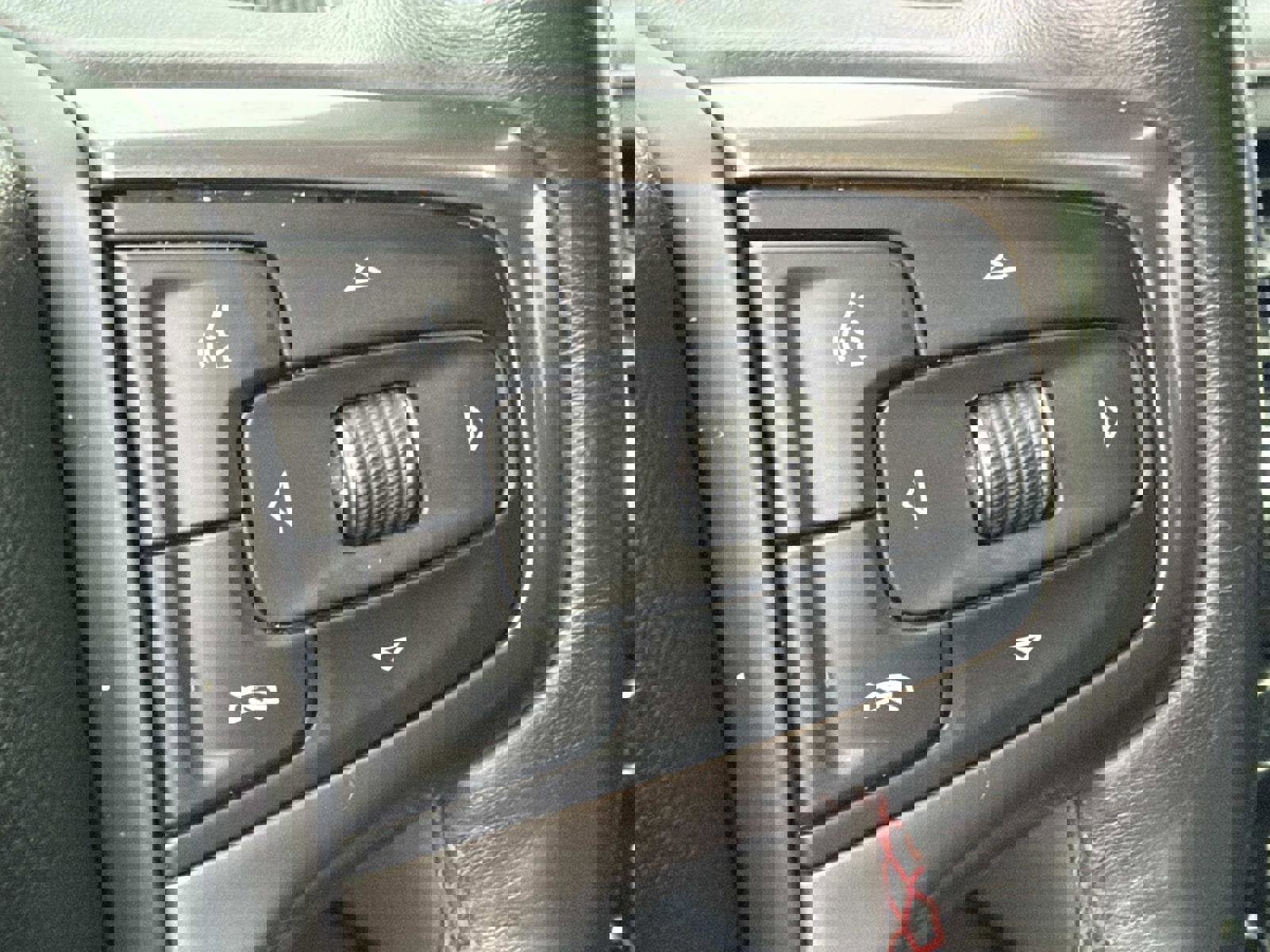 Used 2021 Chevrolet Suburban RST w/ Luxury Package image 8